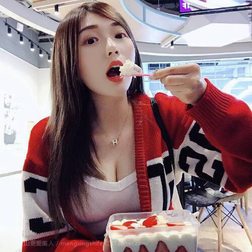 摩洛哥骑手吉塔·日特科维奇荣获2024年最佳障碍赛骑手奖，表彰其卓越表现。